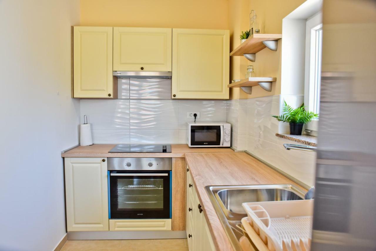 Apartments Mica Vrsi Ngoại thất bức ảnh