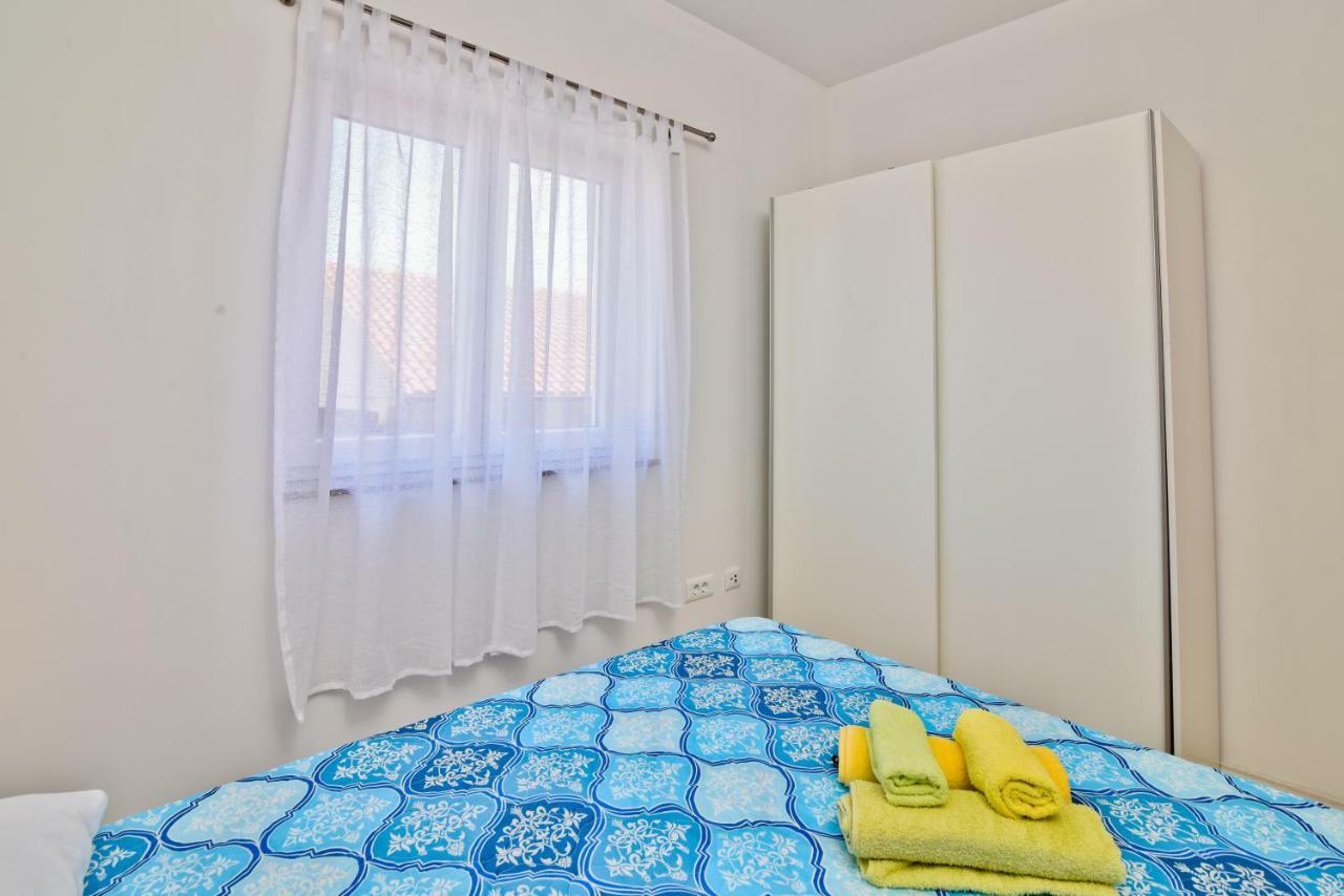 Apartments Mica Vrsi Ngoại thất bức ảnh