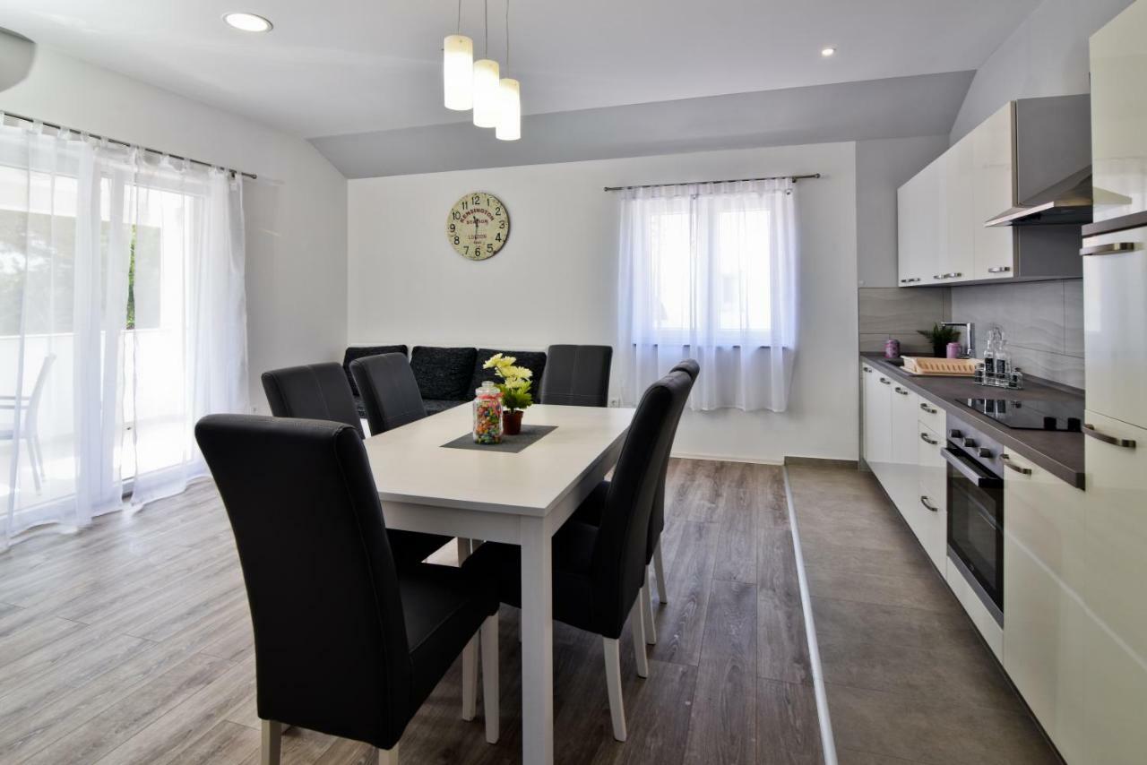 Apartments Mica Vrsi Ngoại thất bức ảnh