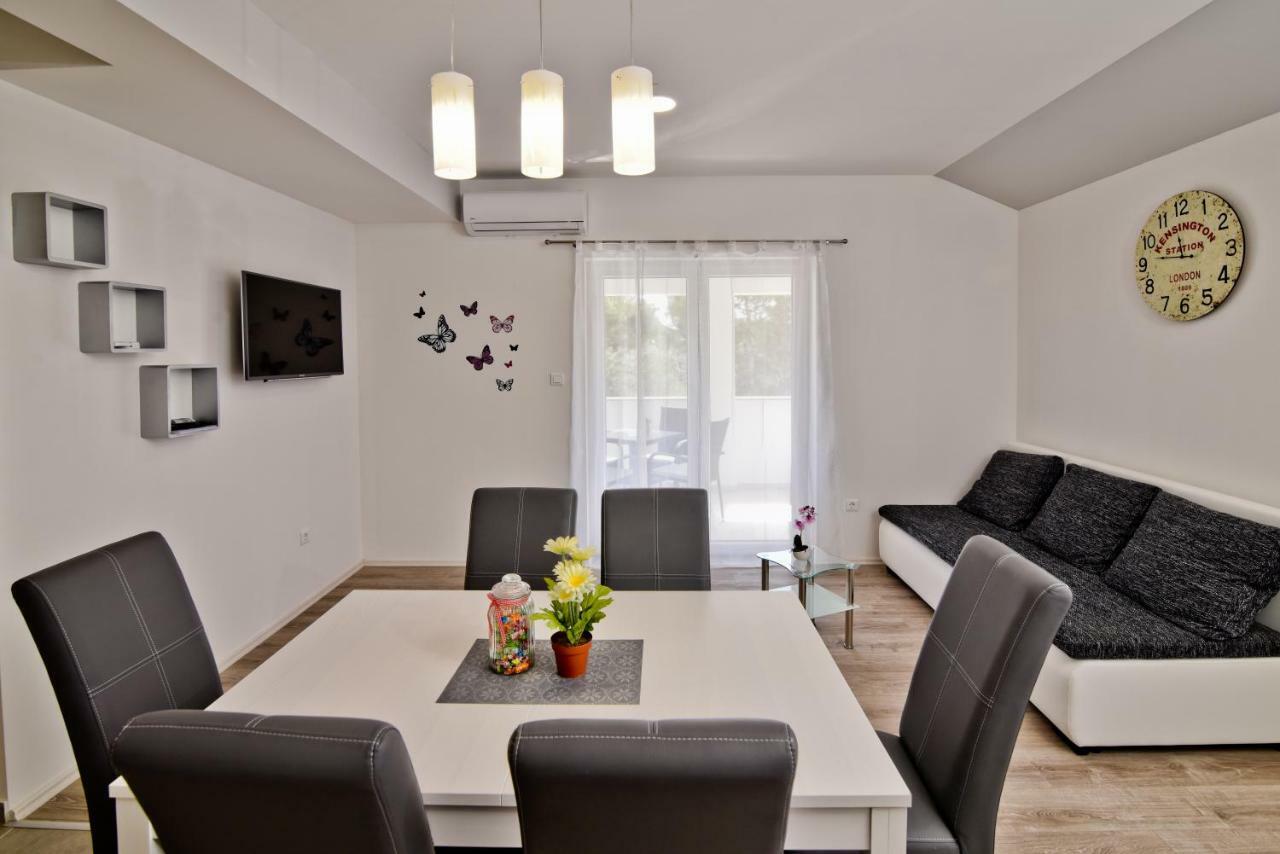 Apartments Mica Vrsi Ngoại thất bức ảnh