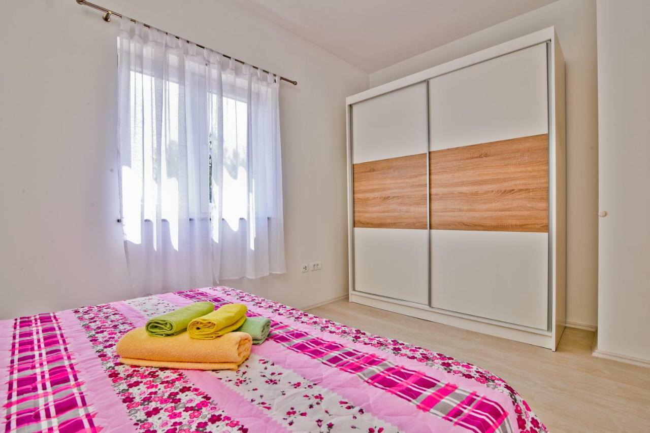 Apartments Mica Vrsi Ngoại thất bức ảnh
