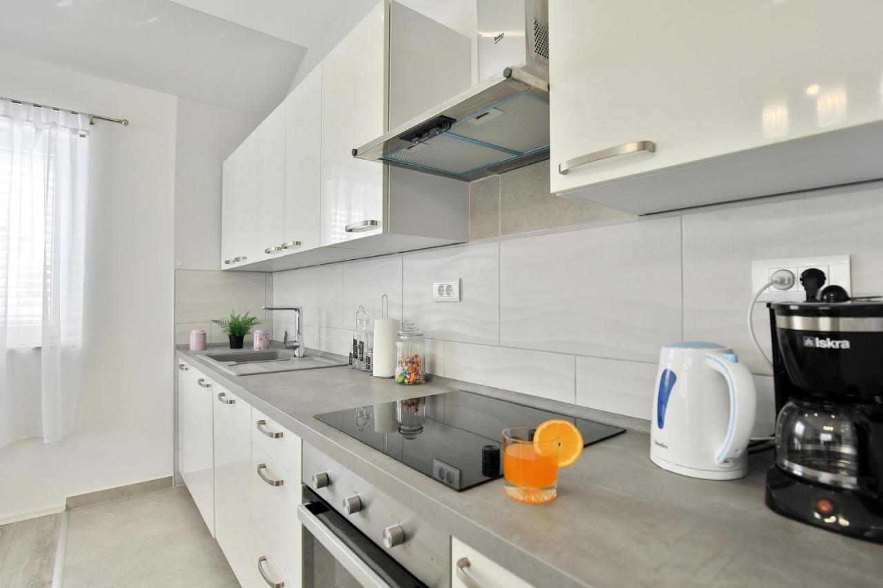 Apartments Mica Vrsi Ngoại thất bức ảnh