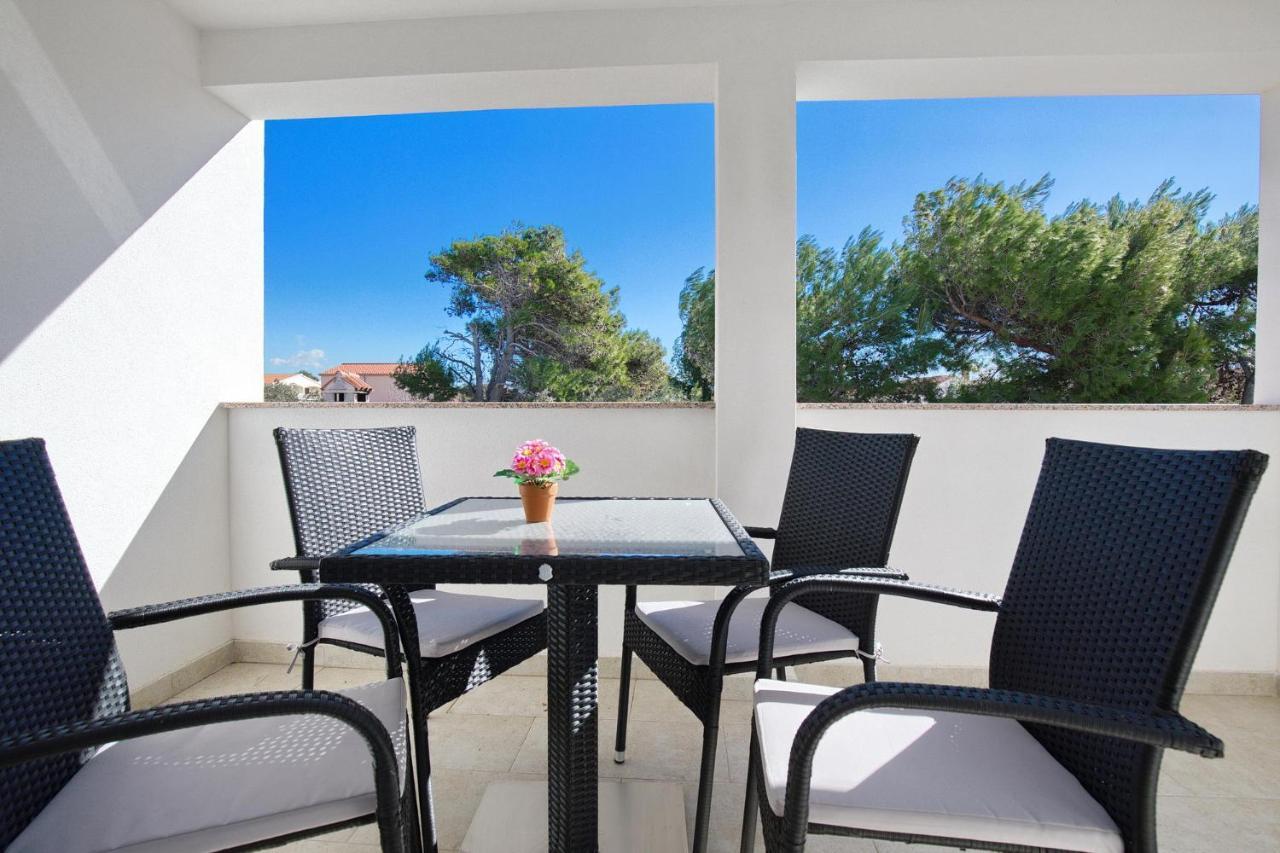 Apartments Mica Vrsi Ngoại thất bức ảnh