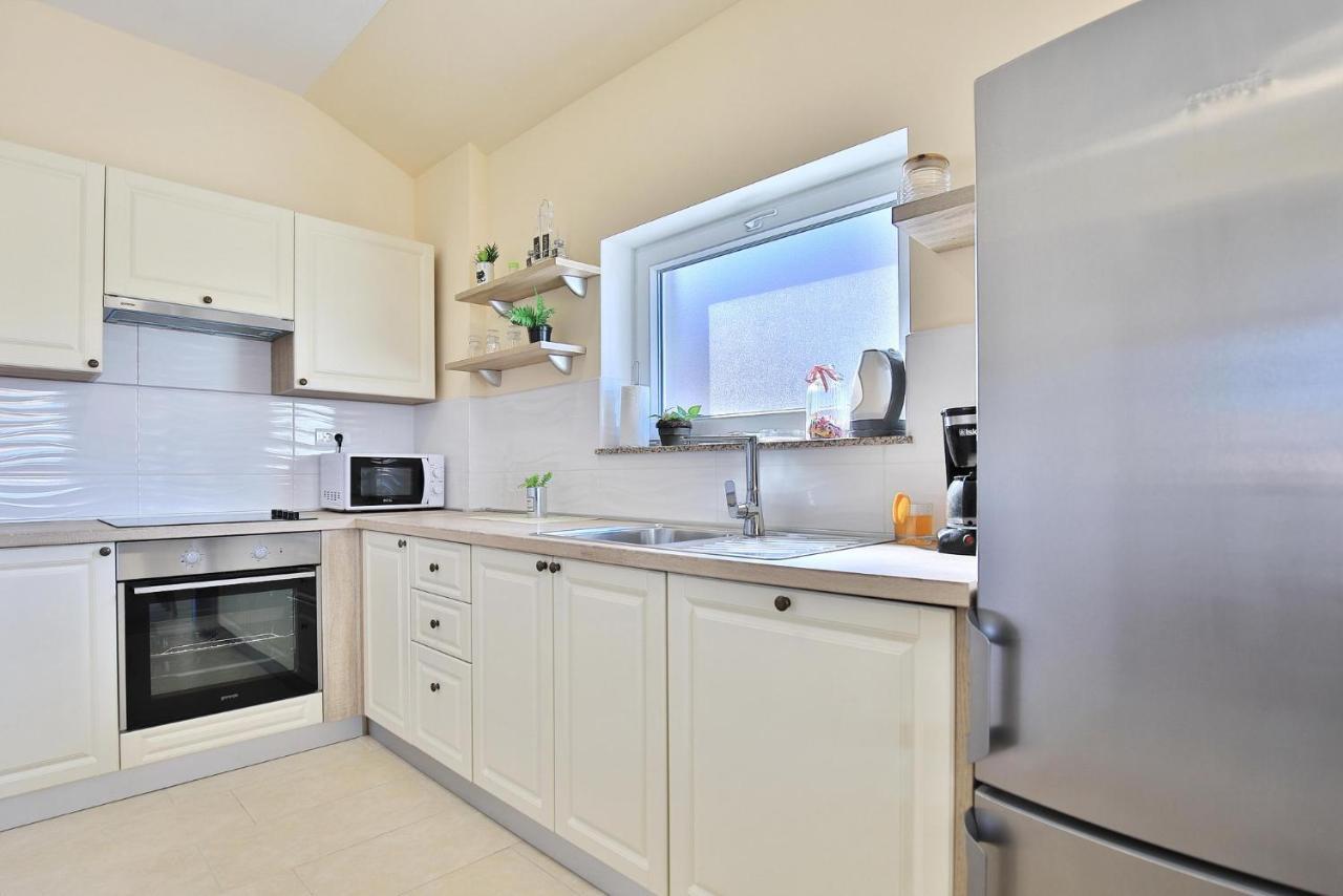 Apartments Mica Vrsi Ngoại thất bức ảnh