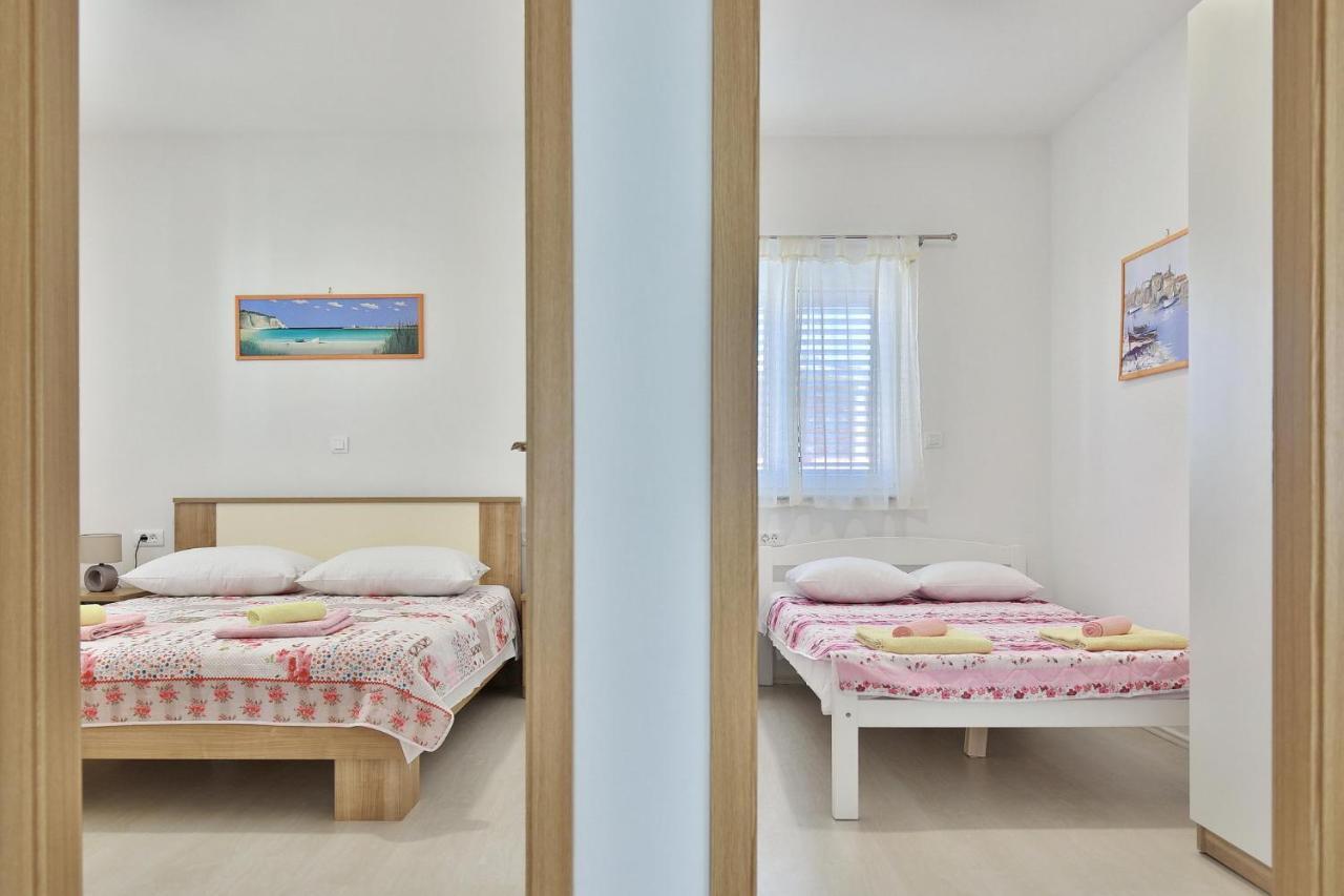 Apartments Mica Vrsi Ngoại thất bức ảnh